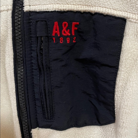 Abercrombie & Fitch Women's White Fleece Full-Zip Jacket Size Medium - Picture 3 of 9